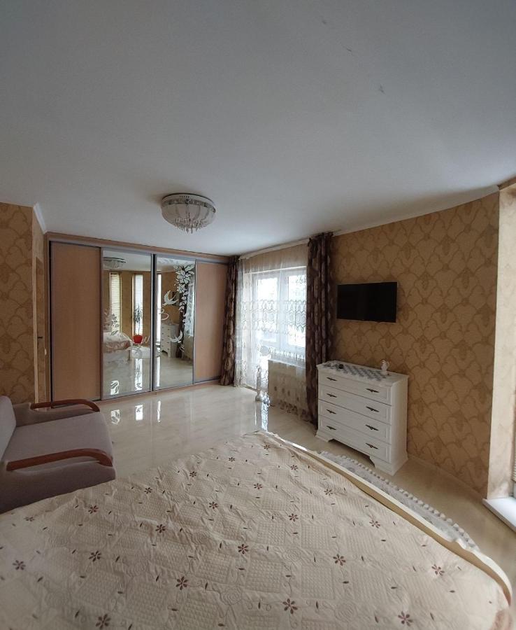 Апартамени 1 Кімнатна Суховоля Appartement Truskavets Buitenkant foto